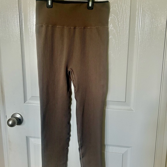 Calvin Klein Ribbed Leggings - Picture 10 of 10